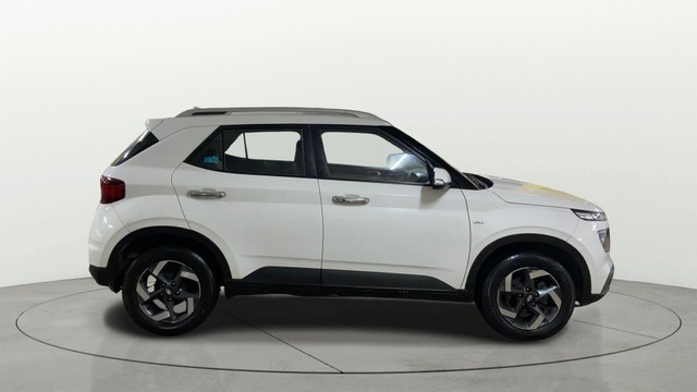 Second-hand 2019 Hyundai Venue SX Plus Turbo DCT BSIV for sale in Surat-1