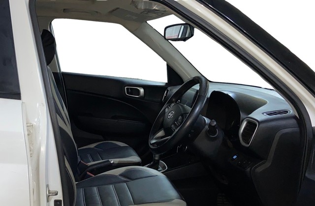 Second-hand 2019 Hyundai Venue SX Plus Turbo DCT BSIV for sale in Surat-15