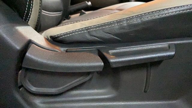 Second-hand 2019 Hyundai Venue SX Plus Turbo DCT BSIV for sale in Surat-18