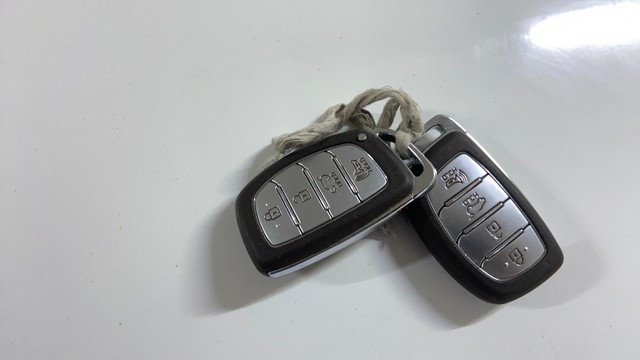 Second-hand 2019 Hyundai Venue SX Plus Turbo DCT BSIV for sale in Surat-21