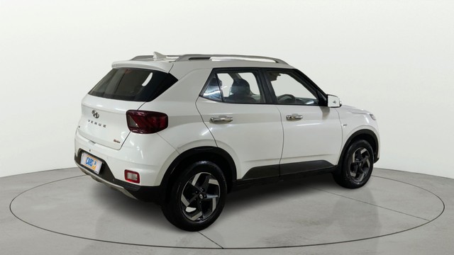 Second-hand 2019 Hyundai Venue SX Plus Turbo DCT BSIV for sale in Surat-2