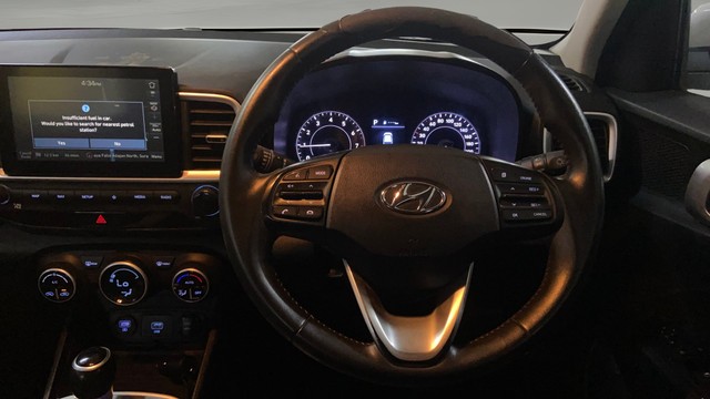 Second-hand 2019 Hyundai Venue SX Plus Turbo DCT BSIV for sale in Surat-12
