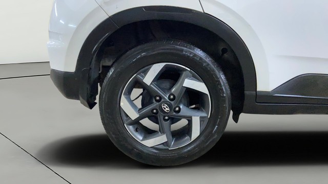 Second-hand 2019 Hyundai Venue SX Plus Turbo DCT BSIV for sale in Surat-25