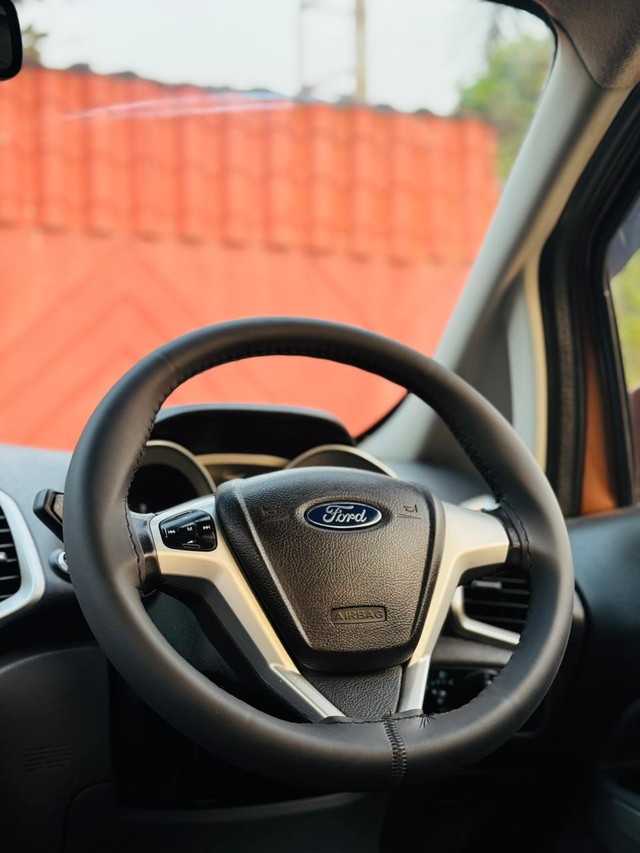 Second-hand 2017 Ford Ecosport 1.5 Diesel Titanium BSIV for sale in Surat-11