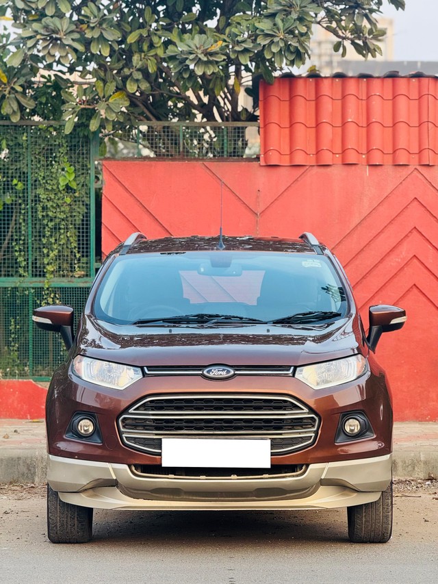 Second-hand 2017 Ford Ecosport 1.5 Diesel Titanium BSIV for sale in Surat-4