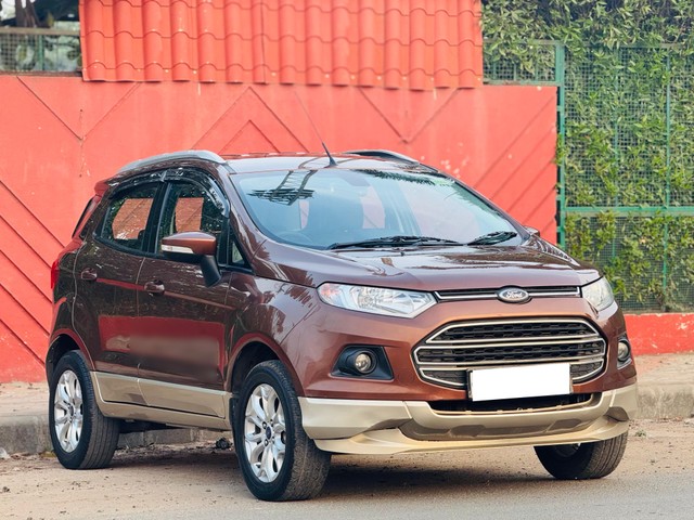 Second-hand 2017 Ford Ecosport 1.5 Diesel Titanium BSIV for sale in Surat-5
