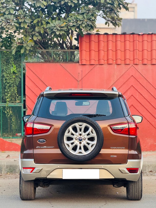 Second-hand 2017 Ford Ecosport 1.5 Diesel Titanium BSIV for sale in Surat-2