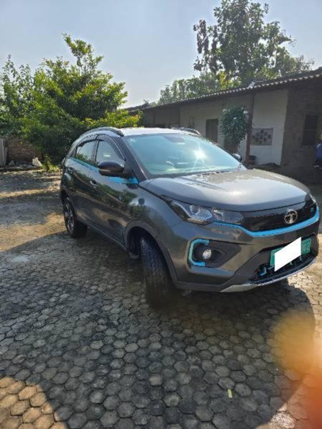Second-hand 2022 Tata Nexon EV XZ Plus Lux Jet Edition for sale in Patna-4