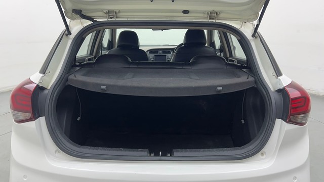 Second-hand 2018 Hyundai i20 Petrol CVT Asta for sale in New Delhi-9