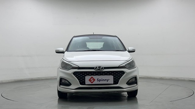 Second-hand 2018 Hyundai i20 Petrol CVT Asta for sale in New Delhi-7