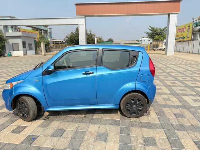 Second-hand 2018 Mahindra e2o Plus P4 for sale in Nashik-3