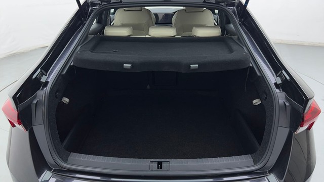 Second-hand 2022 Skoda Octavia 1.8 TSI AT Style for sale in Noida-9