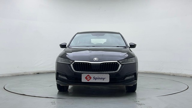 Second-hand 2022 Skoda Octavia 1.8 TSI AT Style for sale in Noida-7