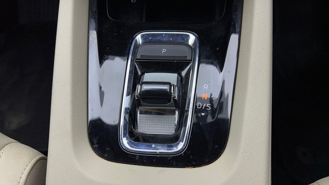 Second-hand 2022 Skoda Octavia 1.8 TSI AT Style for sale in Noida-12