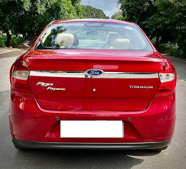 Second-hand 2017 Ford Figo 1.5P Titanium AT for sale in Bangalore-2