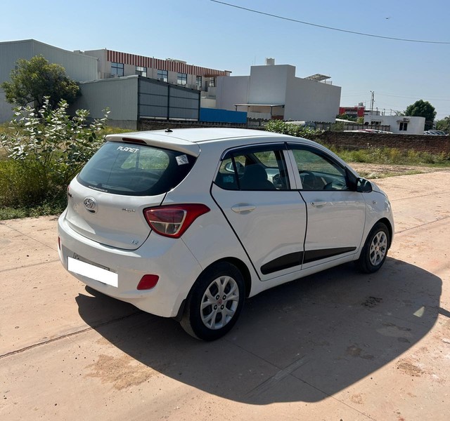 Second-hand 2016 Hyundai Grand i10 Magna for sale in Sabarkantha-11