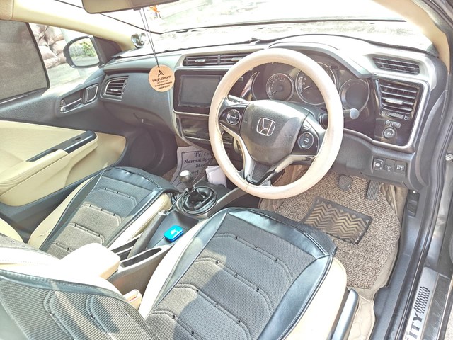 Second-hand 2017 Honda City i VTEC V for sale in Surat-5