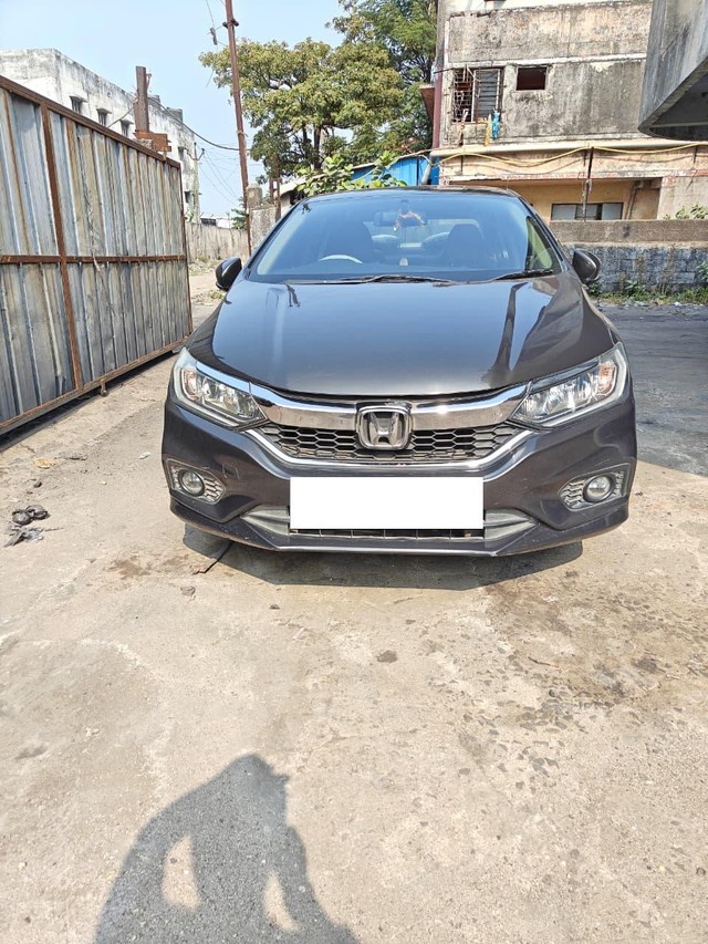 Second-hand 2017 Honda City i VTEC V for sale in Surat-4