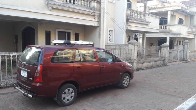 Second-hand 2005 Toyota Innova 2.0 G (Petrol) 8 Seater BS IV for sale in Mumbai-3