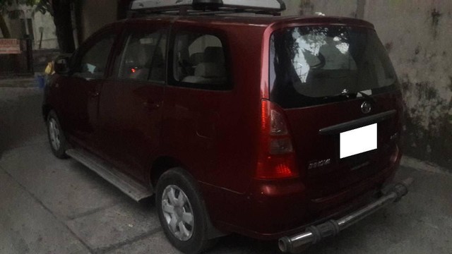 Second-hand 2005 Toyota Innova 2.0 G (Petrol) 8 Seater BS IV for sale in Mumbai-4