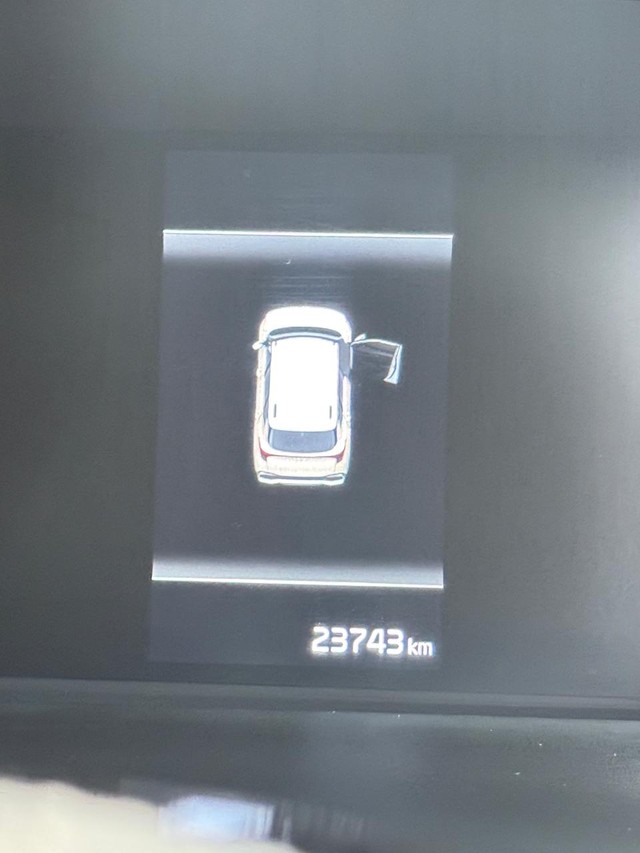 Second-hand 2023 Kia Carens Luxury Plus Diesel AT 6 STR BSVI for sale in Gadag-4