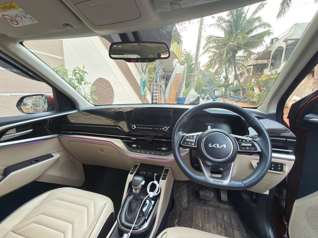 Second-hand 2023 Kia Carens Luxury Plus Diesel AT 6 STR BSVI for sale in Gadag-8