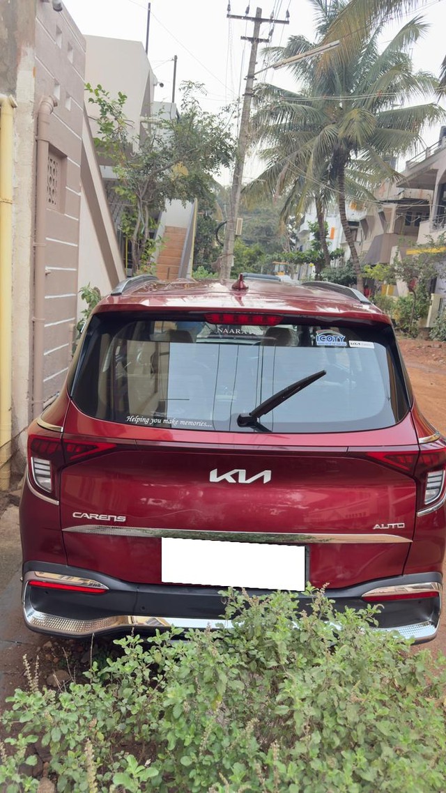 Second-hand 2023 Kia Carens Luxury Plus Diesel AT 6 STR BSVI for sale in Gadag-1