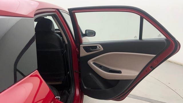 Second-hand 2017 Hyundai i20 Sportz 1.2 for sale in Visakhapatnam-37