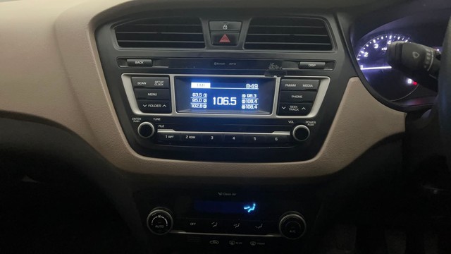 Second-hand 2017 Hyundai i20 Sportz 1.2 for sale in Visakhapatnam-30