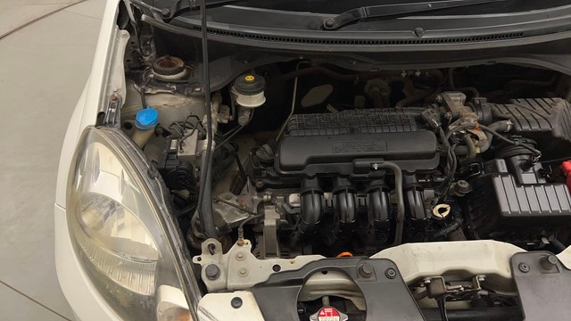 Second-hand 2014 Honda Brio VX AT for sale in Mumbai-33