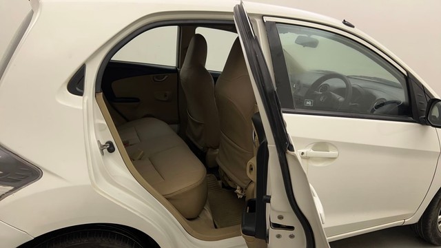 Second-hand 2014 Honda Brio VX AT for sale in Mumbai-37