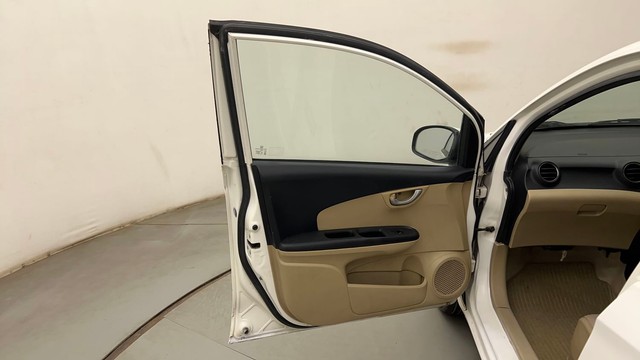 Second-hand 2014 Honda Brio VX AT for sale in Mumbai-30