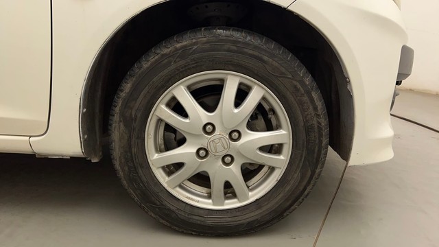 Second-hand 2014 Honda Brio VX AT for sale in Mumbai-17