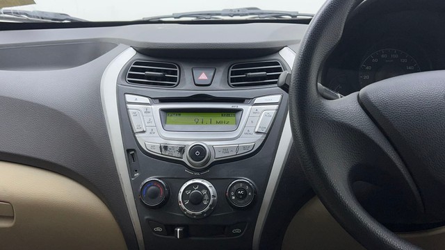 Second-hand 2017 Hyundai EON Magna for sale in Chandigarh-34