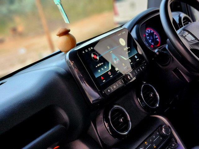 Second-hand 2023 Mahindra Thar LX 4WD Hard Top Diesel AT BSVI for sale in New Delhi-19