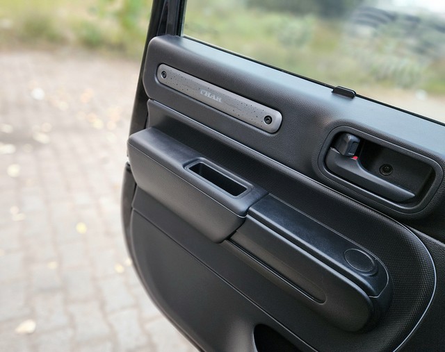 Second-hand 2023 Mahindra Thar LX 4WD Hard Top Diesel AT BSVI for sale in New Delhi-21