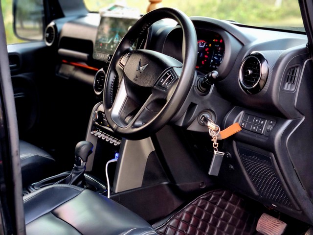 Second-hand 2023 Mahindra Thar LX 4WD Hard Top Diesel AT BSVI for sale in New Delhi-22