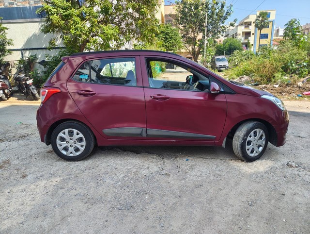 Second-hand 2016 Hyundai Grand i10 Sportz for sale in Hyderabad-1