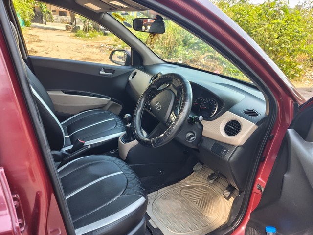 Second-hand 2016 Hyundai Grand i10 Sportz for sale in Hyderabad-8