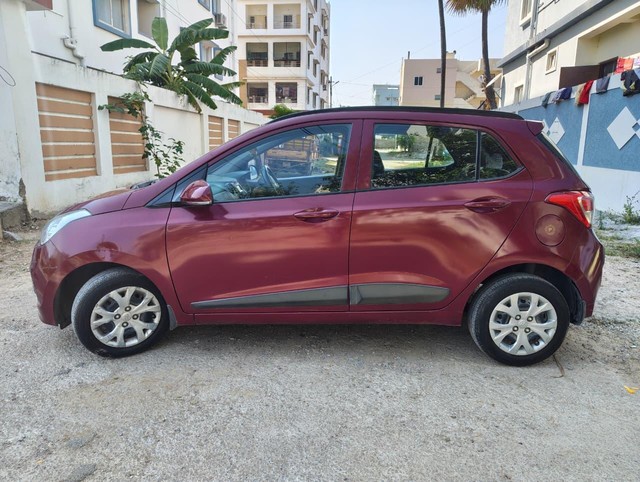 Second-hand 2016 Hyundai Grand i10 Sportz for sale in Hyderabad-4