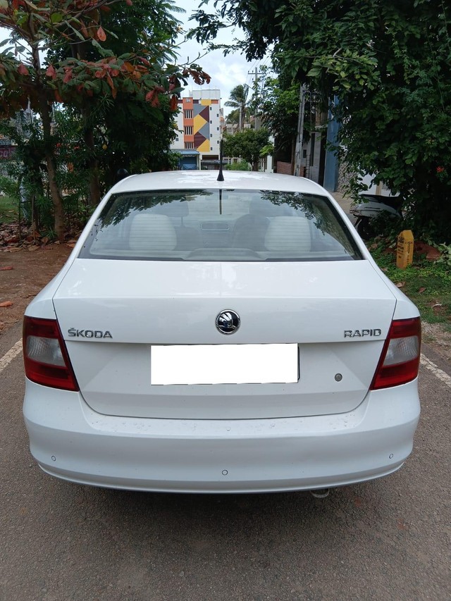 Second-hand 2015 Skoda Rapid 1.5 TDI Elegance Plus for sale in Kodagu-2