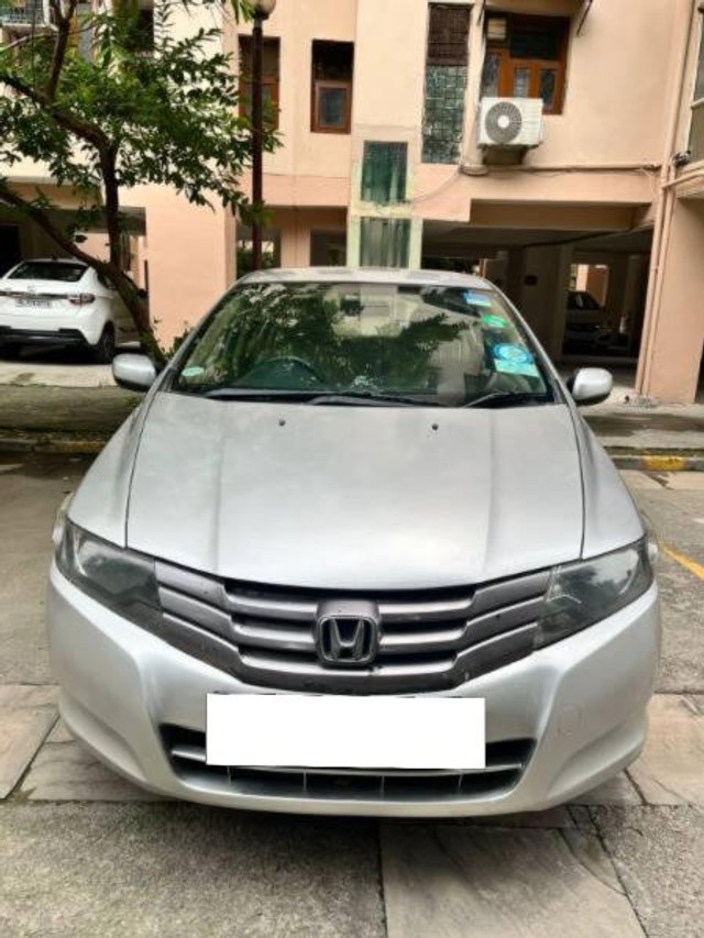 Second-hand 2010 Honda City 1.5 E MT for sale in Gautam Buddha Nagar-6