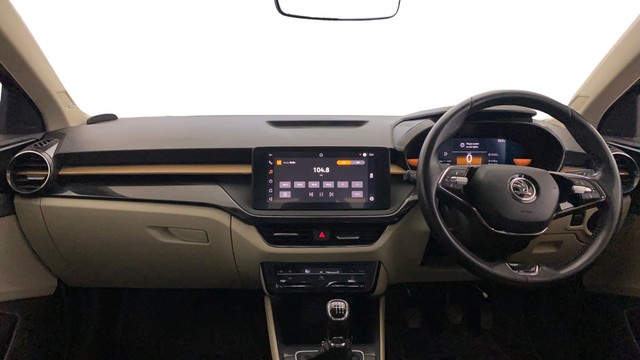 Second-hand 2022 Skoda Slavia 1.5 TSI Style BSVI for sale in Greater Noida-10