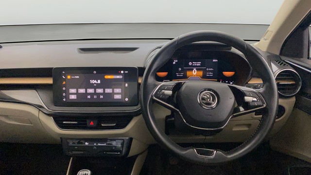 Second-hand 2022 Skoda Slavia 1.5 TSI Style BSVI for sale in Greater Noida-12