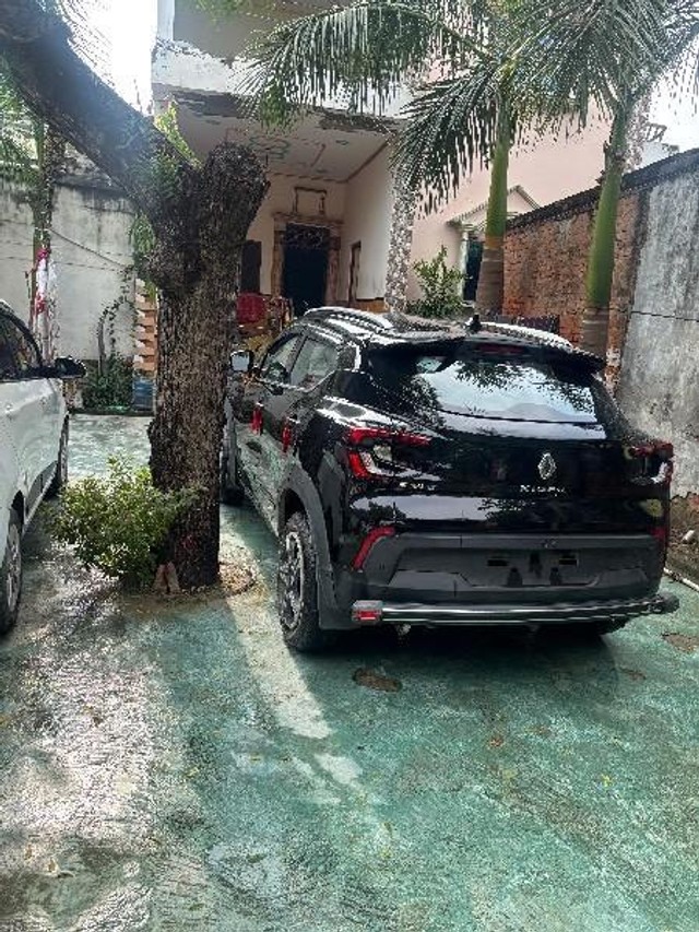 Second-hand 2025 Renault Kiger RXE CNG for sale in Varanasi-5