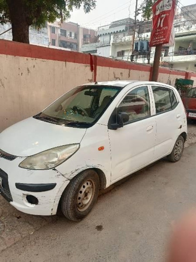 Second-hand 2010 Hyundai i10 Era for sale in Varanasi-0