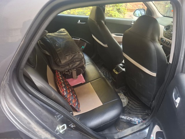 Second-hand 2016 Hyundai Grand i10 Sportz for sale in Valsad-6