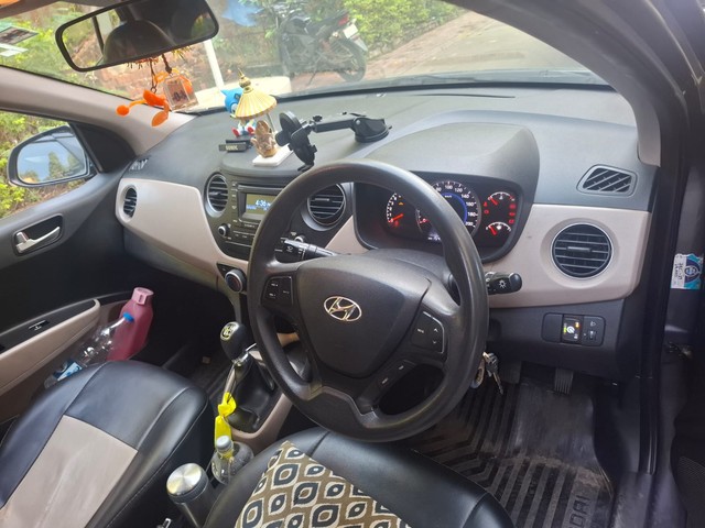 Second-hand 2016 Hyundai Grand i10 Sportz for sale in Valsad-3