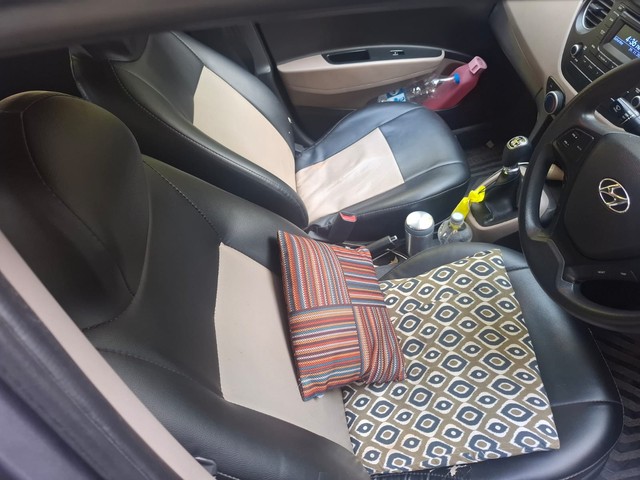 Second-hand 2016 Hyundai Grand i10 Sportz for sale in Valsad-5