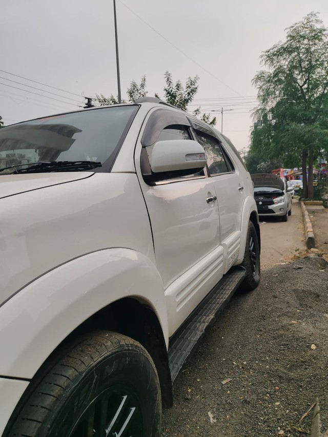 Second-hand 2016 Toyota Fortuner 4x2 Manual for sale in Dhar-3